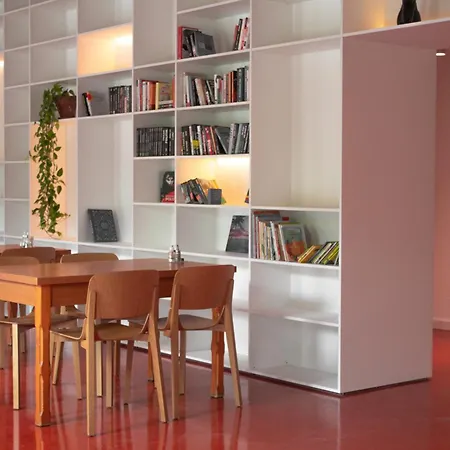 Отель Taxis - 4*